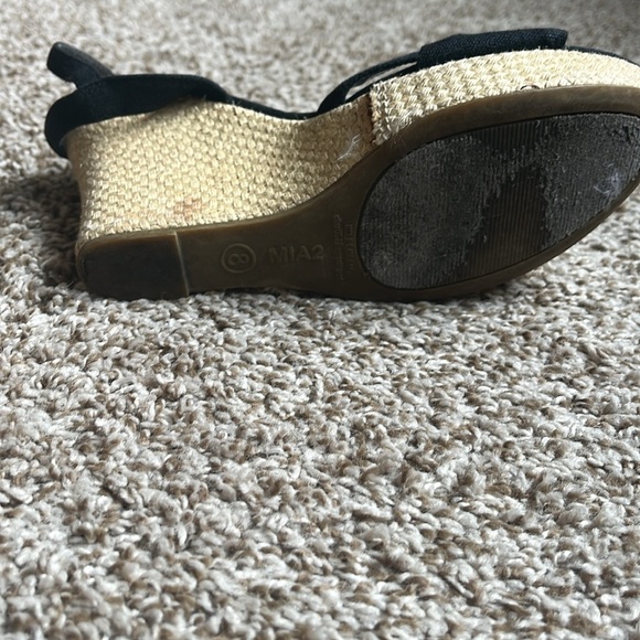 MIA 2 size 8 Black and Tan Wedges - Picture 5 of 10